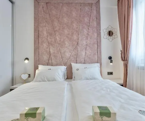 La Sofi Lux 즐라티보